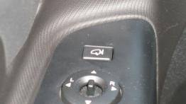 Kia cee´d Hatchback 5d Facelifting - galeria społeczności - panel sterowania lusterkami