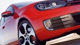 Volkswagen Golf VI GTI - prawe przednie nadkole