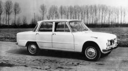 Alfa Romeo Giulia - prawy bok