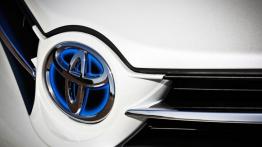 Toyota Auris II Hatchback 5d Hybrid - logo