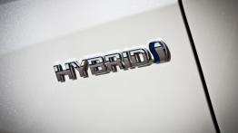 Toyota Auris II Hatchback 5d Hybrid - emblemat boczny