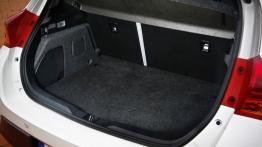 Toyota Auris II Hatchback 5d Hybrid - bagażnik