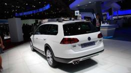 Volkswagen Golf Alltrack - poddanie się modzie