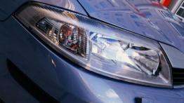 Renault Laguna II - prawy przedni reflektor - wyłączony