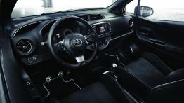 Toyota Yaris GRMN – jak bardzo różni się od „zwykłej” wersji?