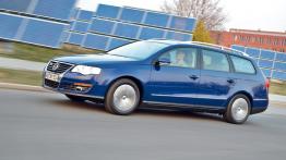 Volkswagen Passat Kombi Blue Motion - lewy bok
