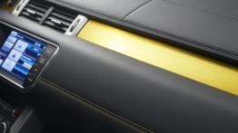 Range Rover Evoque Sicilian Yellow Limited Edition - deska rozdzielcza