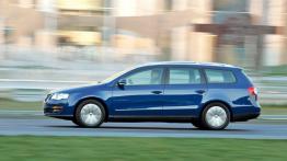 Volkswagen Passat Kombi Blue Motion - lewy bok