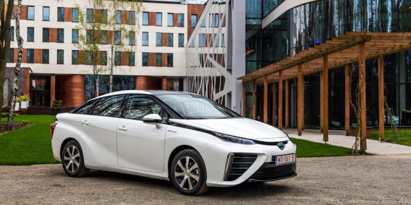 Toyota wyróżniona w konkursie Lider Elektromobilności 2018 na COP24