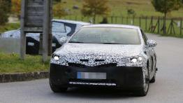 Nowy Opel Insignia przyłapany podczas testów