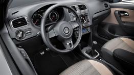 Volkswagen Crosspolo - pełny panel przedni