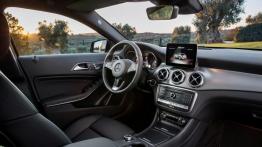 Mercedes GLA odświeżony i z nowym silnikiem