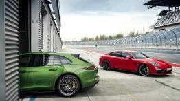 Porsche Panamera GTS / Panamera GTS Sport Turismo - prawy bok