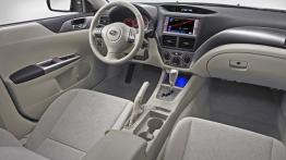 Subaru Impreza 2007 Sedan - pełny panel przedni