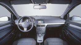 Opel Astra III Caravan - pełny panel przedni