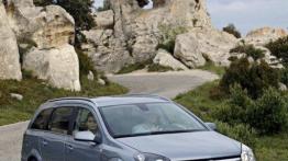 Opel Astra III Caravan - widok z przodu