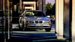 BMW Seria 5 Limuzyna - widok z przodu