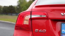 Volvo S60 II Facelifting 2.0 T6 Drive-E 306 KM - galeria redakcyjna - lewy tylny reflektor - wyłączo