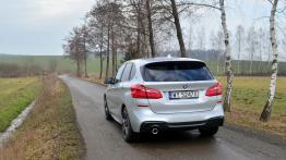 BMW Seria 2 Active Tourer 225xe - galeria redakcyjna - widok z tyłu