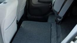 Honda City - tylna kanapa złożona, widok z boku