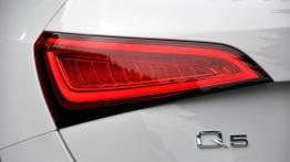 Audi Q5 Facelifting - galeria redakcyjna - lewy tylny reflektor - wyłączony