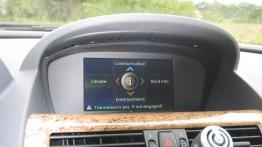 BMW Seria 6 E63 Coupe 645 Ci 333KM - galeria redakcyjna - ekran systemu multimedialnego