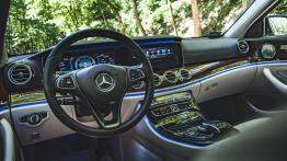 Mercedes-Benz Klasa E 220d (2016) - galeria redakcyjna - pe?ny panel przedni