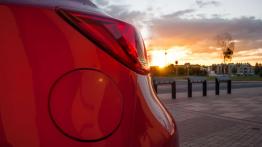 Mazda 2 1.5 Sky-G i-ELOOP - galeria redakcyjna - wlew paliwa
