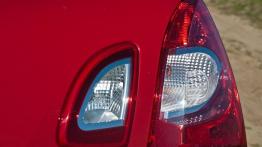 Renault Twingo II Hatchback 3d Facelifting 1.2 16V 75KM - galeria redakcyjna - prawy tylny reflektor