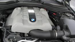 BMW Seria 6 E63 Coupe 645 Ci 333KM - galeria redakcyjna - silnik