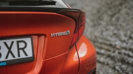 Toyota C-HR 2.0 Hybrid Dynamic Force 184 KM - galeria redakcyjna - widok z ty?u