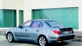 BMW Seria 5 Limuzyna - widok z tyłu