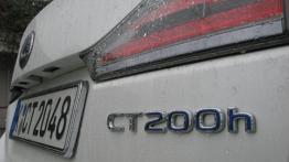 Lexus CT 200h 136KM - galeria redakcyjna - emblemat
