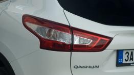 Nissan Qashqai II 1.6 dCi 130KM - galeria redakcyjna - lewy tylny reflektor - wyłączony