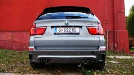 BMW X5 E70 M SUV 4.4 V8 555KM - galeria redakcyjna - widok z tyłu