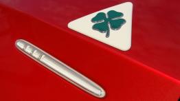 Alfa Romeo Giulietta Nuova II Hatchback 5d 1750 TBi 16v 235KM - galeria redakcyjna - emblemat boczny