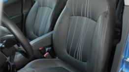 Chevrolet Spark II Hatchback 1.2L DOHC 81KM - galeria redakcyjna - fotel kierowcy, widok z przodu
