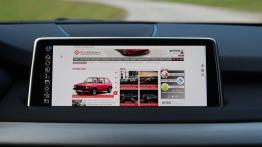 BMW X5 F15 - galeria redakcyjna - ekran systemu multimedialnego