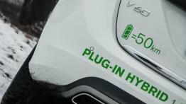 Volvo V60 2.4 D6 Plug-in Hybrid - galeria redakcyjna - tył - inne ujęcie