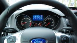 Ford Focus III Hatchback 5d 2.0 EcoBoost 250KM - galeria redakcyjna - obrotomierz