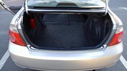 Honda City - tył - bagażnik otwarty