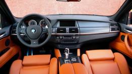 BMW X5 E70 M SUV 4.4 V8 555KM - galeria redakcyjna - pełny panel przedni