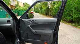Skoda Yeti Minivan 1.8 TSI 4x4 160KM - galeria redakcyjna - drzwi pasażera od wewnątrz