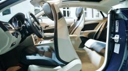 Mercedes E 400 Coupe Facelifting - galeria redakcyjna - fotel kierowcy - widok z boku