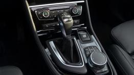 BMW Seria 2 Active Tourer 225xe - galeria redakcyjna - d?wignia zmiany biegów