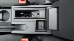 Volkswagen Cross Touran 2.0 TDI 177KM - galeria redakcyjna - podłokietnik przedni
