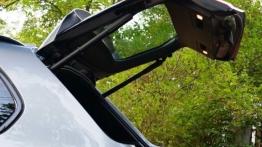 BMW X5 E70 M SUV 4.4 V8 555KM - galeria redakcyjna - tył - bagażnik otwarty