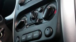 Suzuki Jimny Standard 1.3 VVT 85KM - galeria redakcyjna - konsola środkowa
