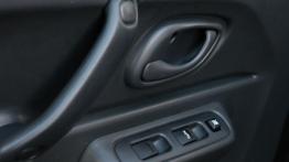 Suzuki Jimny Standard 1.3 VVT 85KM - galeria redakcyjna - drzwi kierowcy od wewnątrz