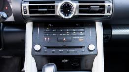 Lexus RC 300h - galeria redakcyjna - inny element panelu przedniego